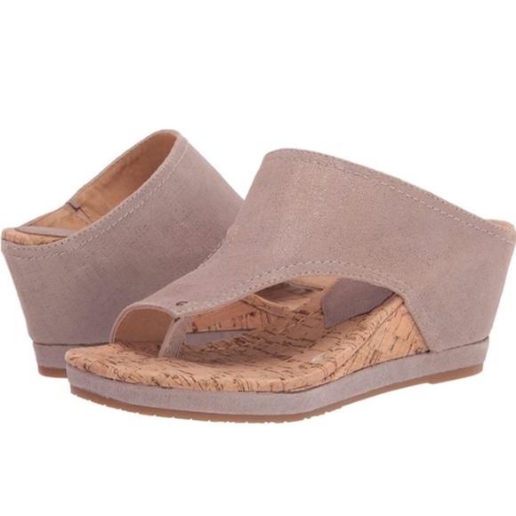 Donald J. Pliner Shoes - NEW Donald Pliner Myrtle60 Metallic Mushroom Suede Leather Wedge Sandals